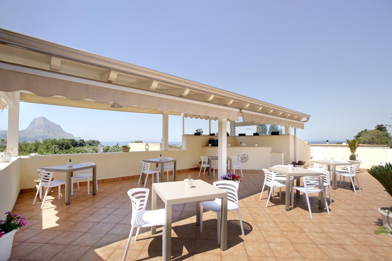 Hotel Cala Di Ponente Castelluzzo Exterior foto